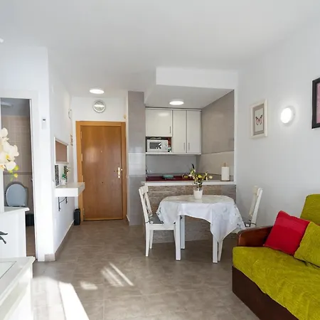 Con Terraza Y Piscina - Todoholiday Apartmán