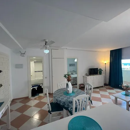 Con Terraza Y Piscina - Todoholiday Apartmán