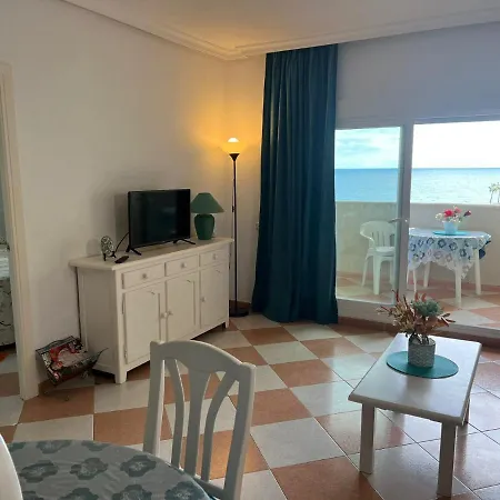 Con Terraza Y Piscina - Todoholiday Apartmán